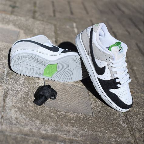 nike sb dunk low chlorophyll